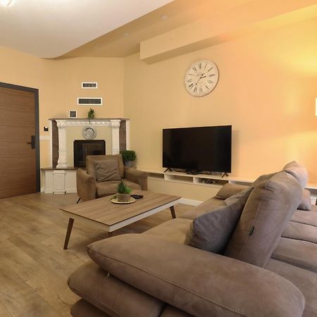 Midtown Prishtina Stays - Central Location Pristina Exterior foto